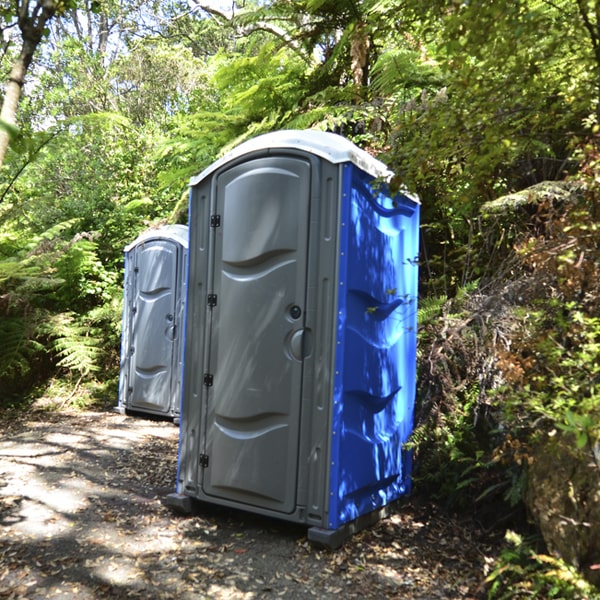 what are the benefits of opting for construction porta potty rental